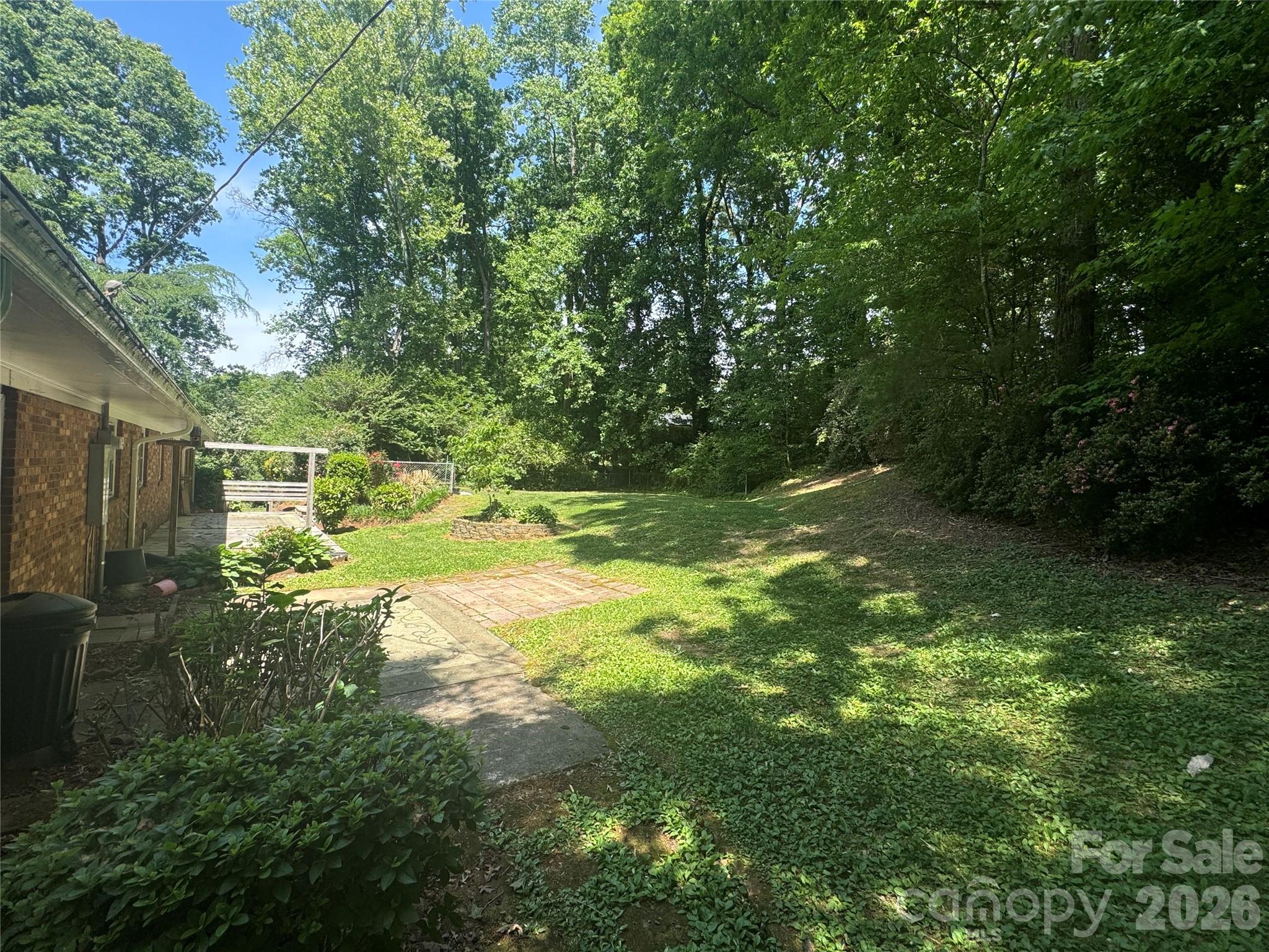 1023 Autumn Lane — New London