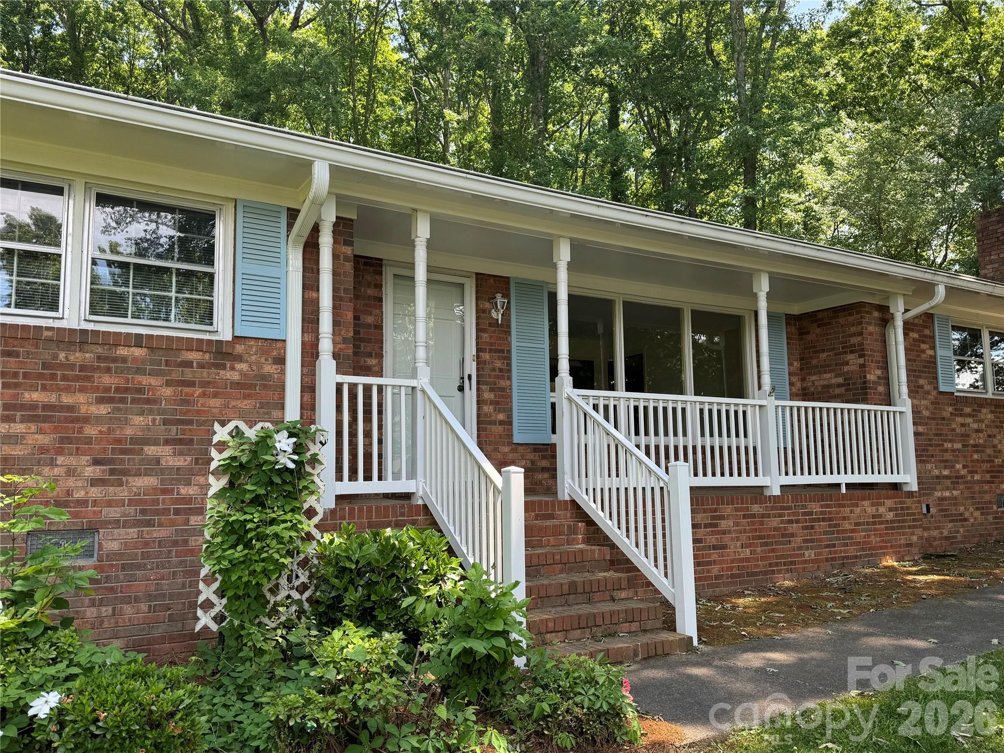 1023 Autumn Lane — New London
