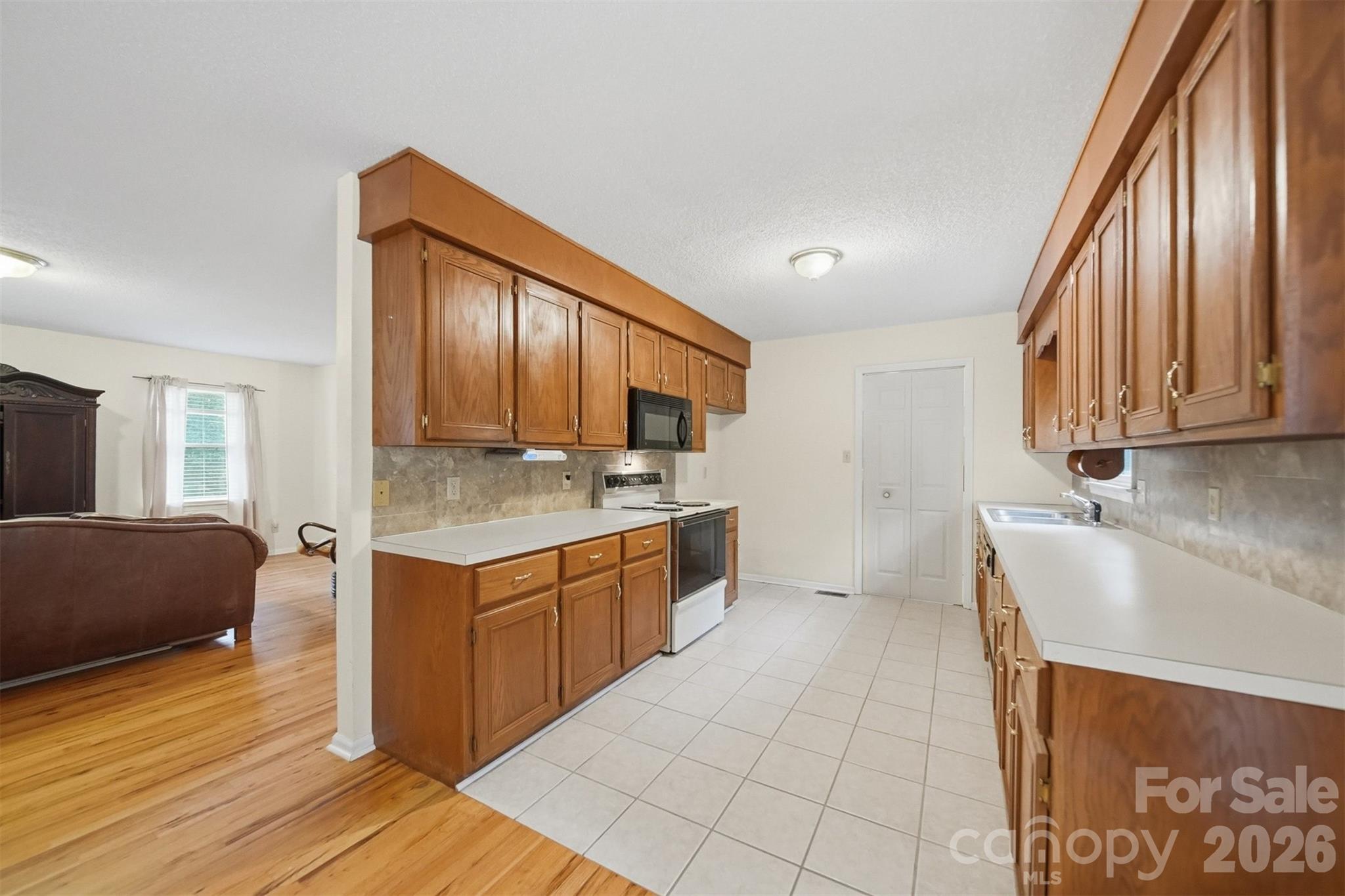 3882 Shadowood Drive — Morganton