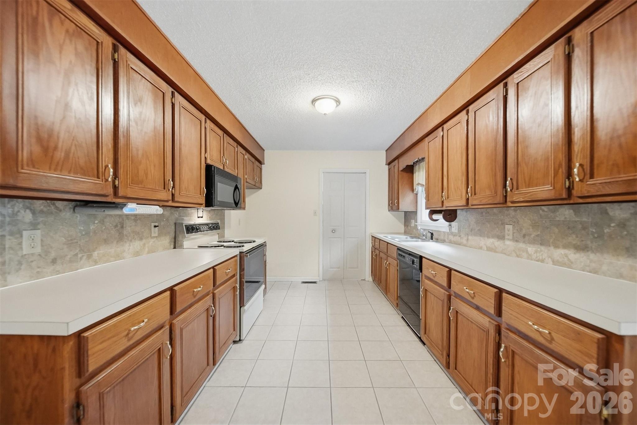 3882 Shadowood Drive — Morganton