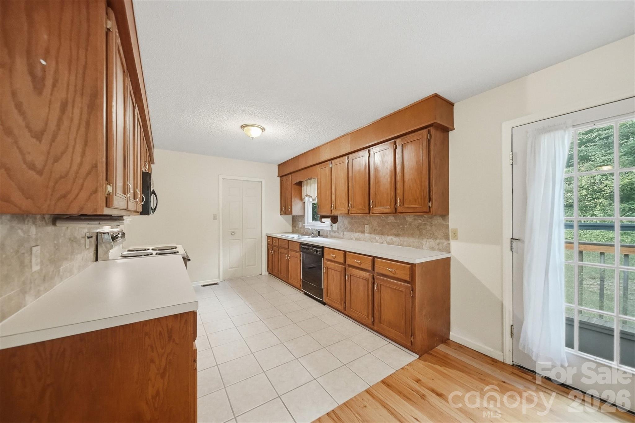 3882 Shadowood Drive — Morganton
