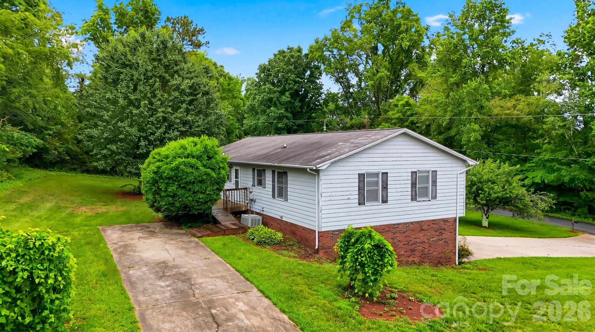 3882 Shadowood Drive — Morganton