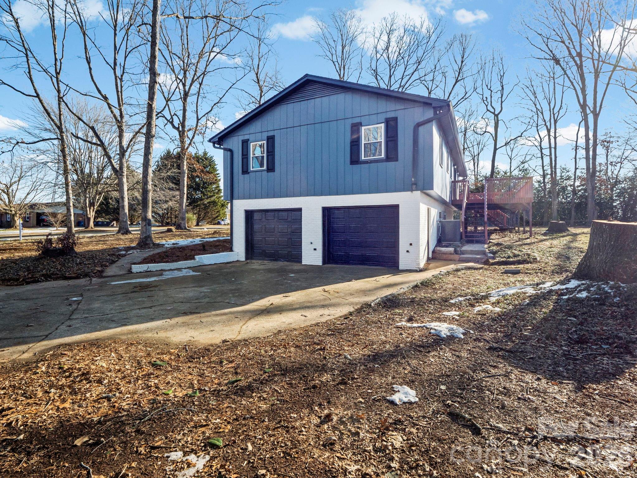 944 Woodland Drive — Shelby