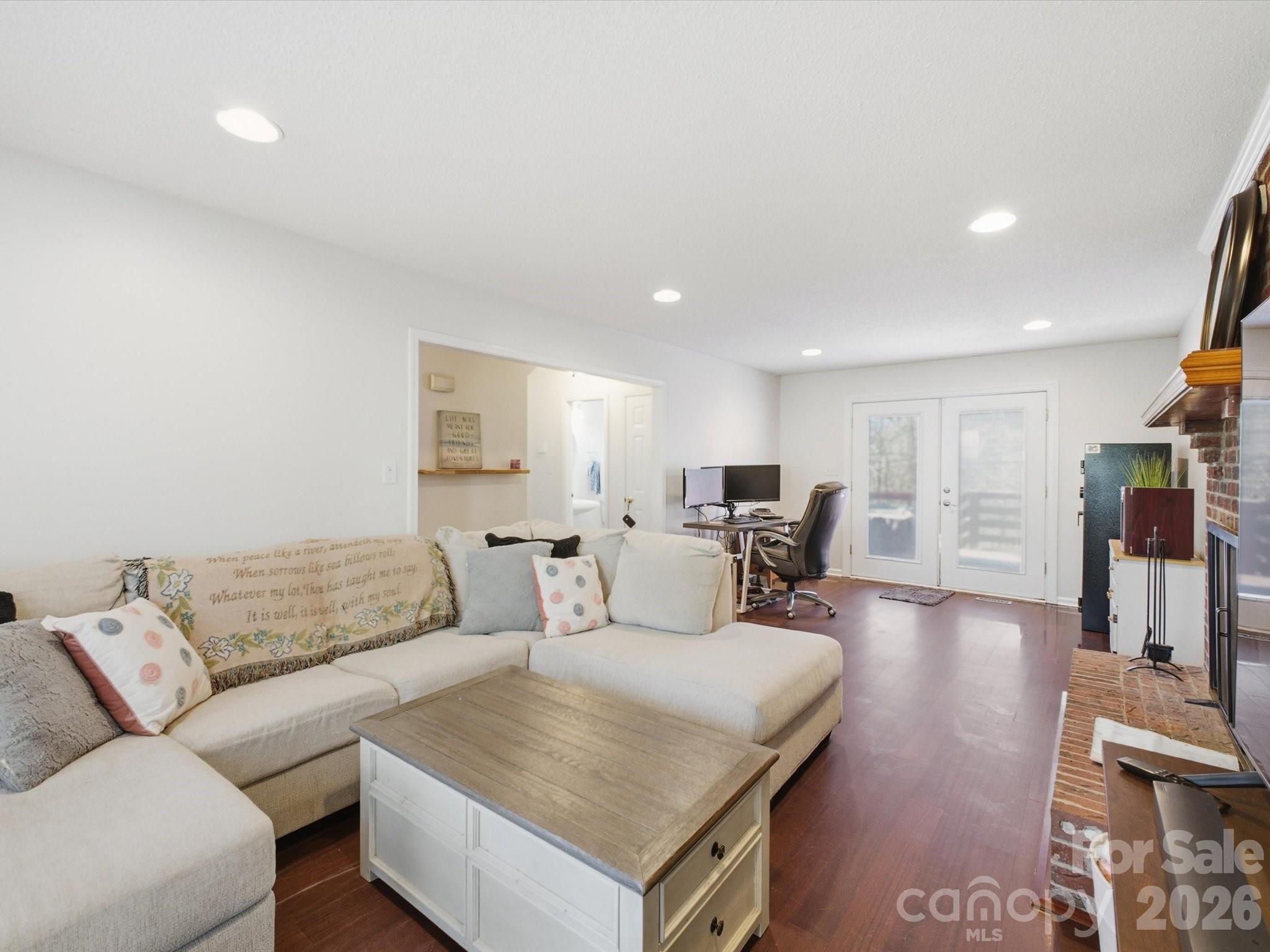 109 Elk Court — Mount Holly