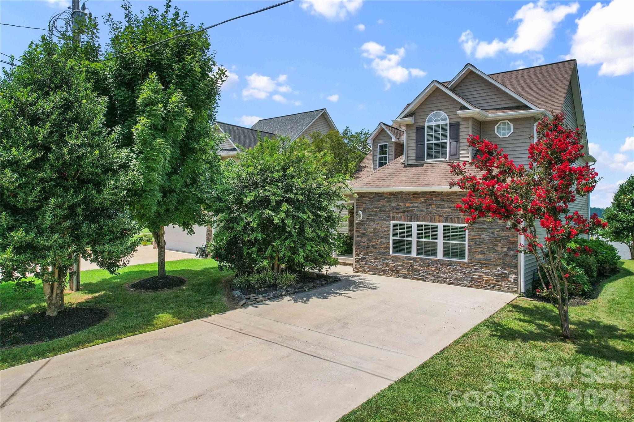 1180 Riverview Road Extension — Lexington