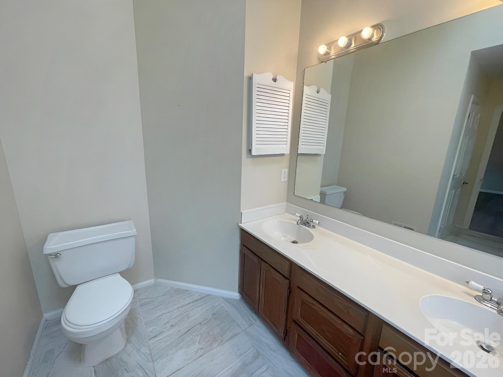 2229 Century Oaks Lane — Charlotte