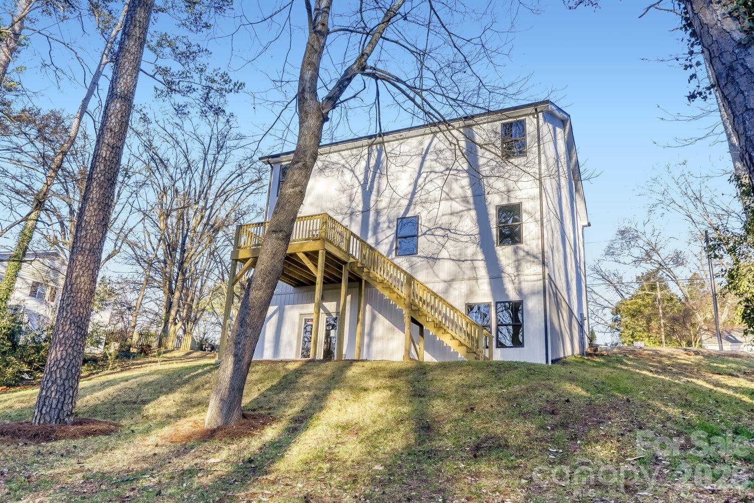 111 Marshdale Avenue SW — Concord
