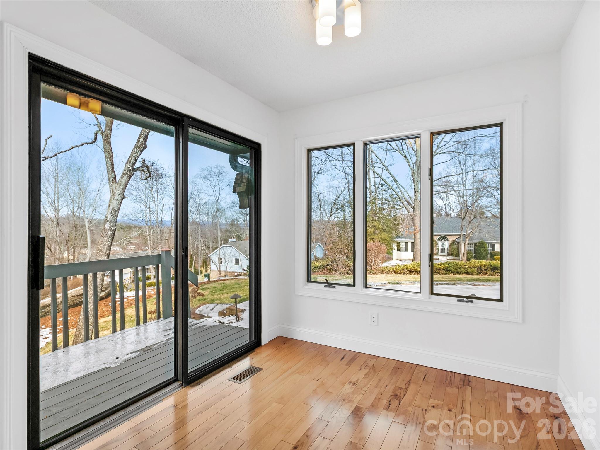 2731 Miller Lane — Hendersonville
