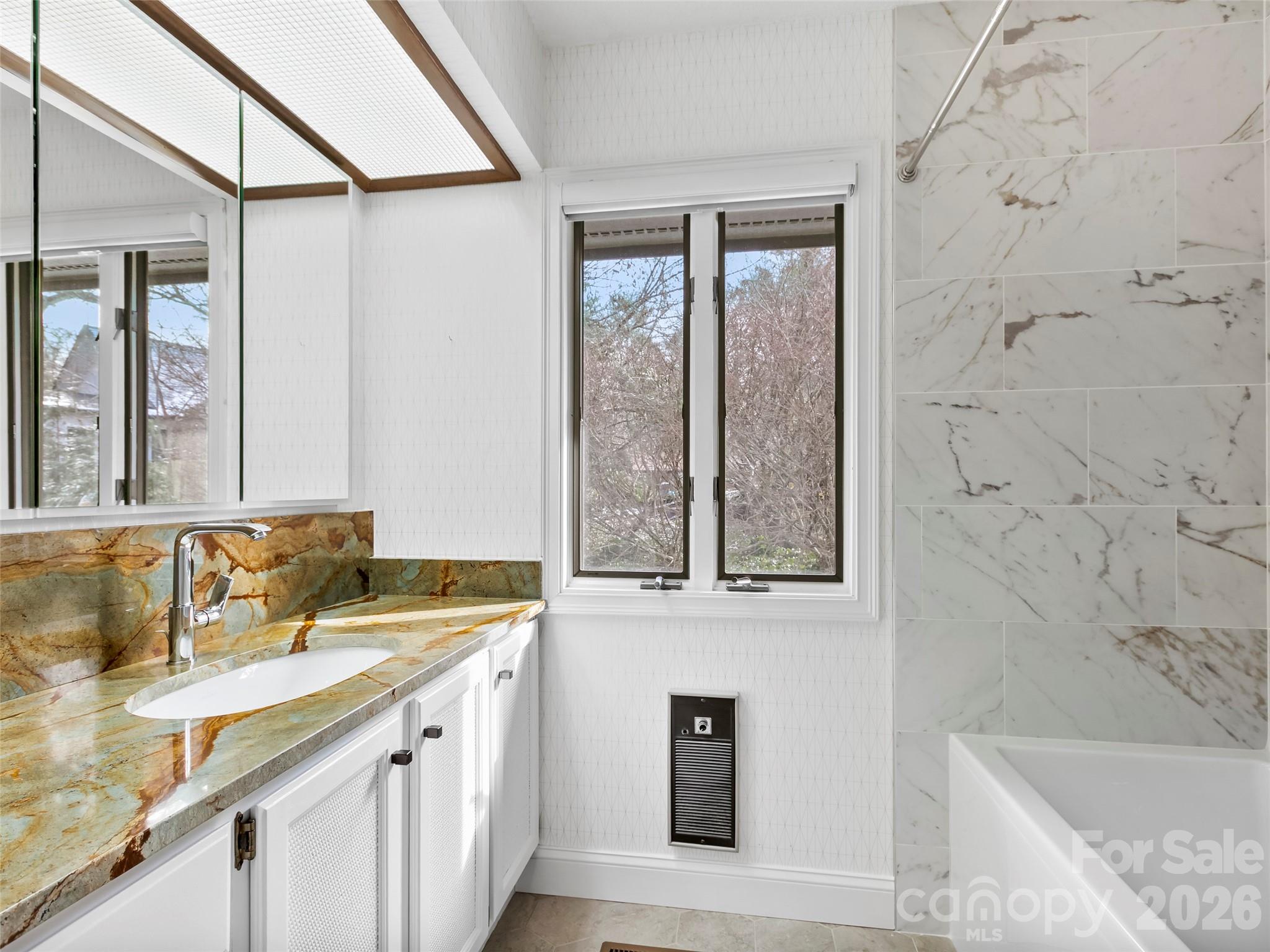 2731 Miller Lane — Hendersonville