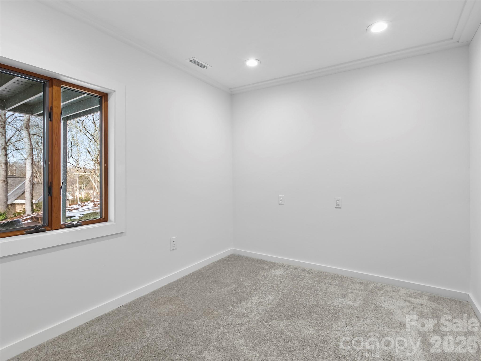 2731 Miller Lane — Hendersonville