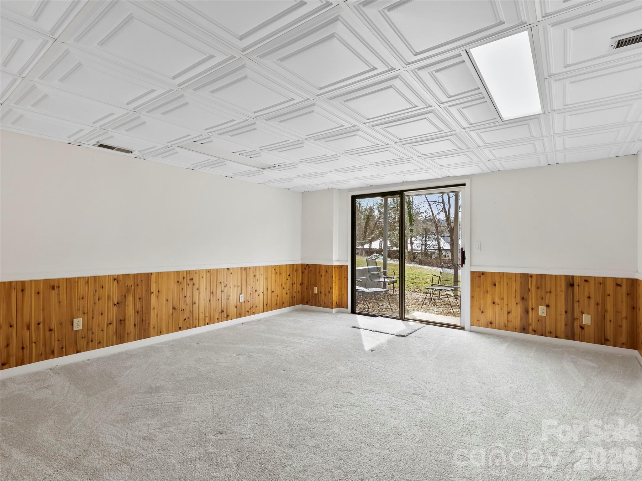 2731 Miller Lane — Hendersonville