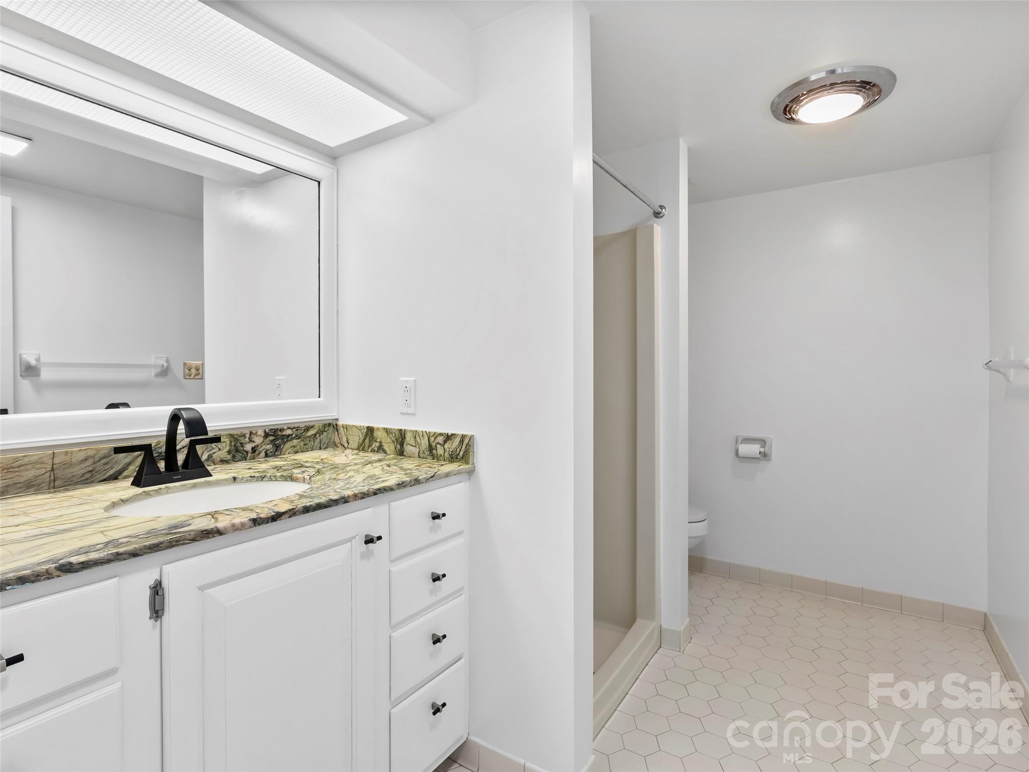 2731 Miller Lane — Hendersonville