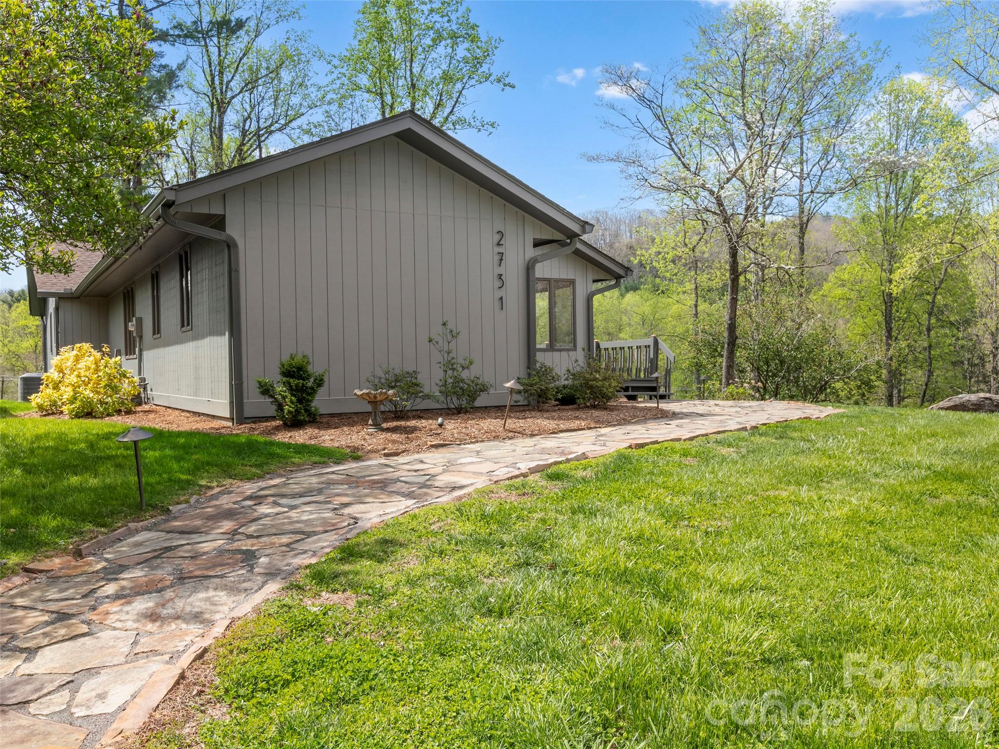 2731 Miller Lane — Hendersonville