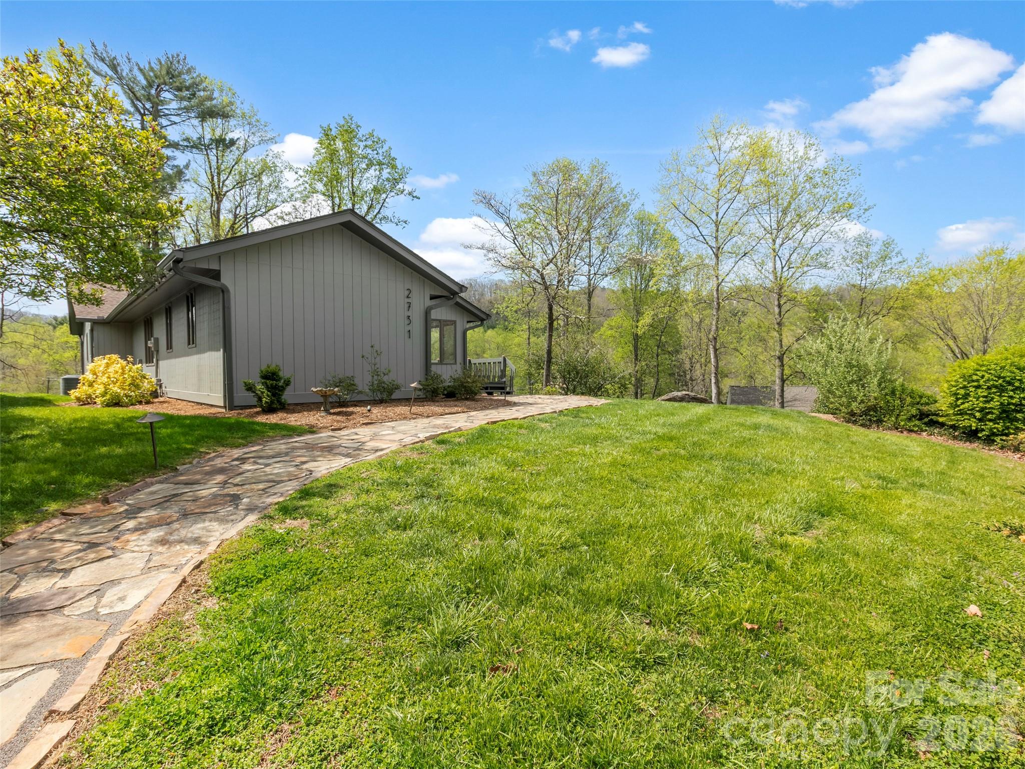 2731 Miller Lane — Hendersonville