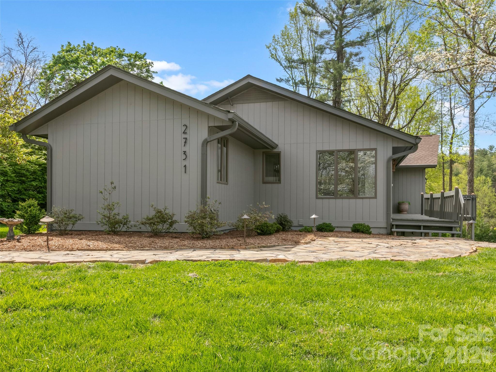 2731 Miller Lane — Hendersonville