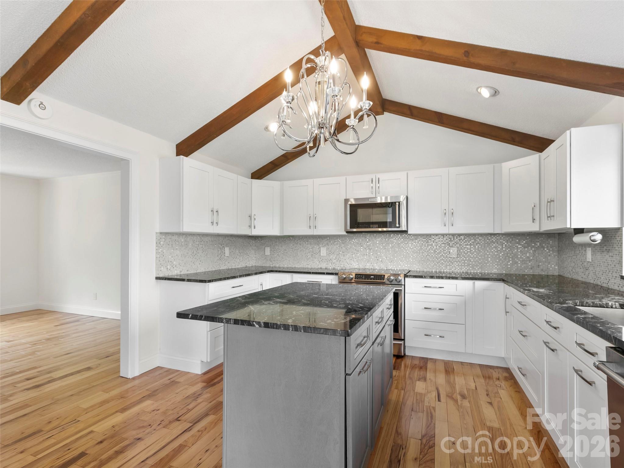 2731 Miller Lane — Hendersonville