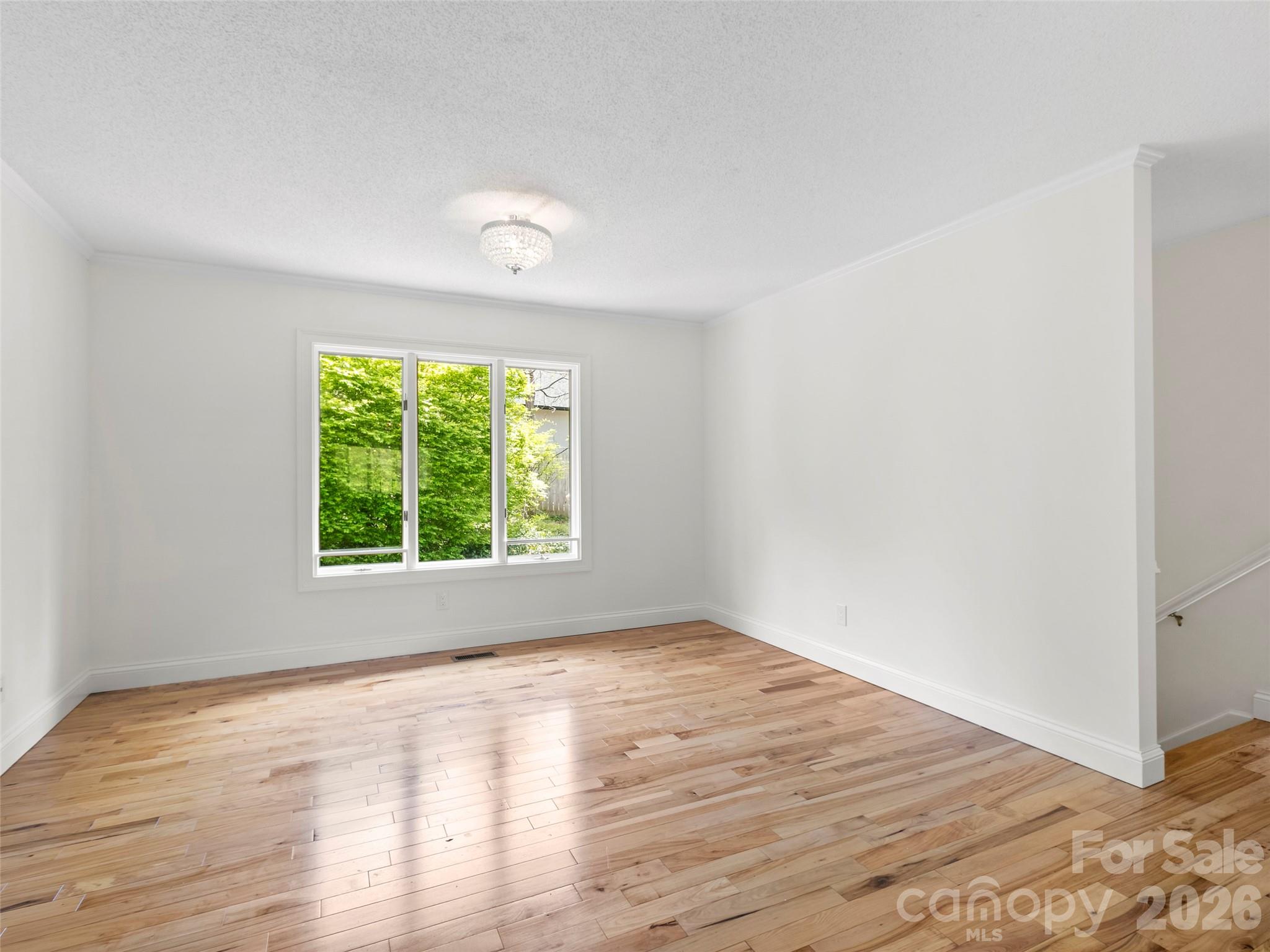 2731 Miller Lane — Hendersonville