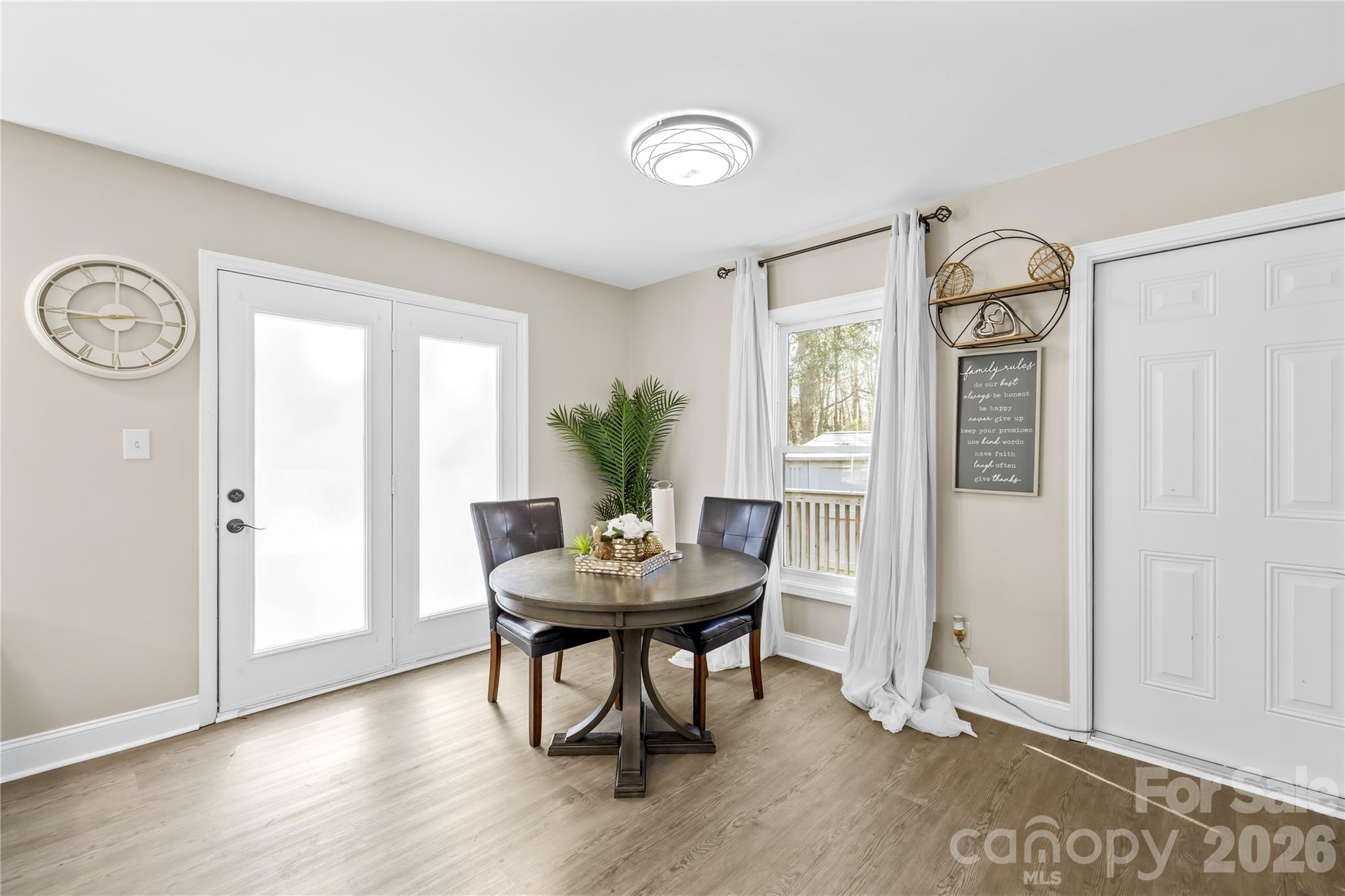 121 Rustic Way Lane — Mooresville