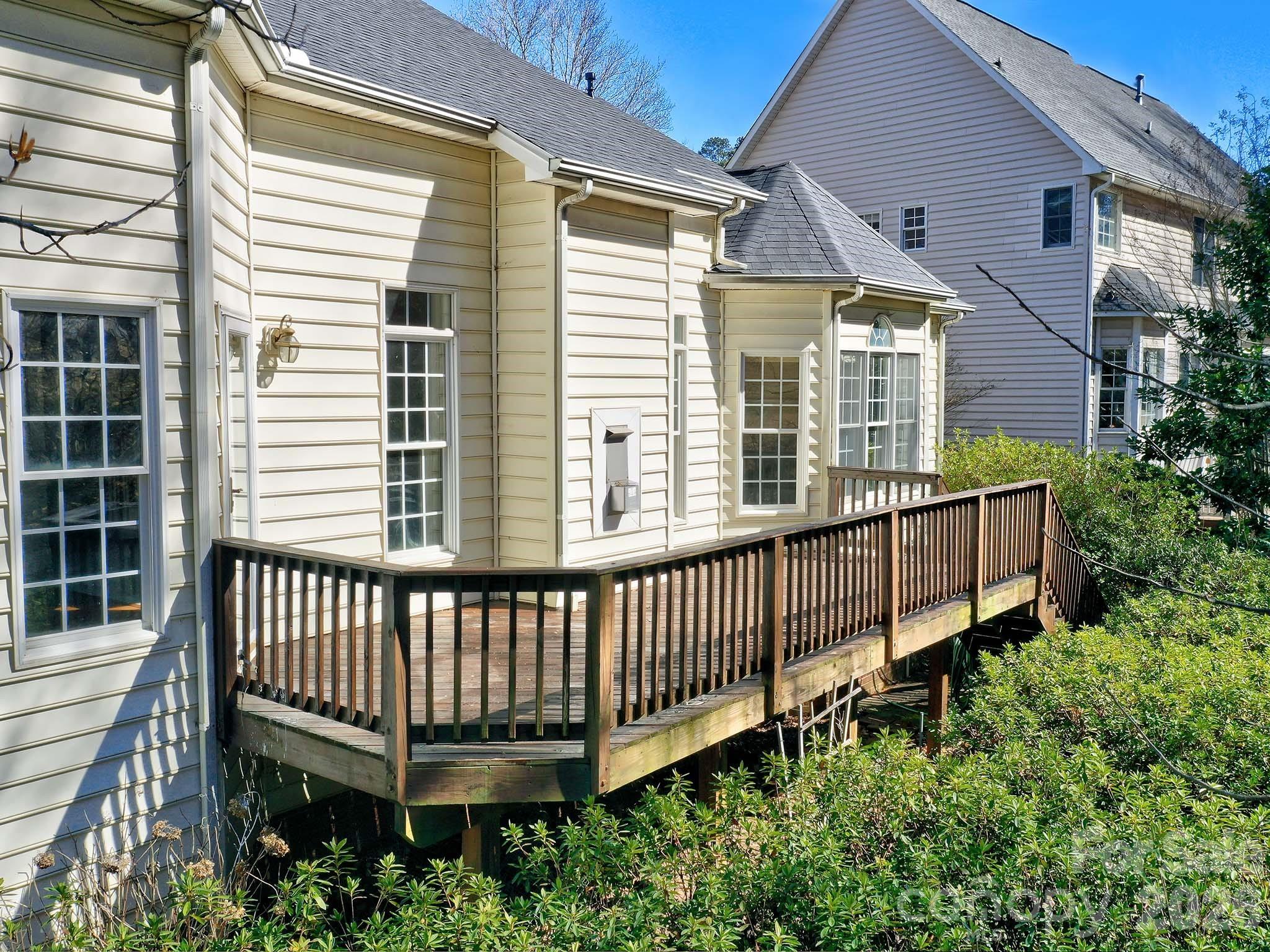 16009 Cranleigh Drive — Huntersville