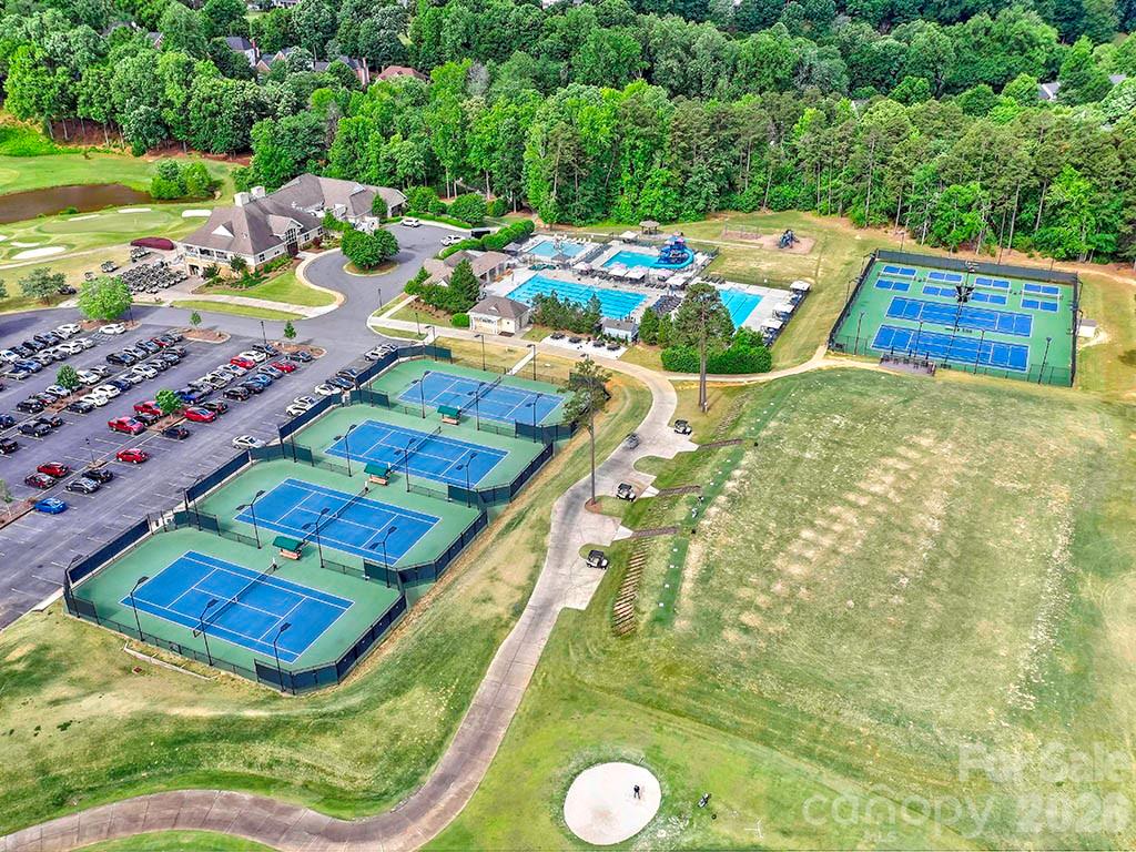 16009 Cranleigh Drive — Huntersville