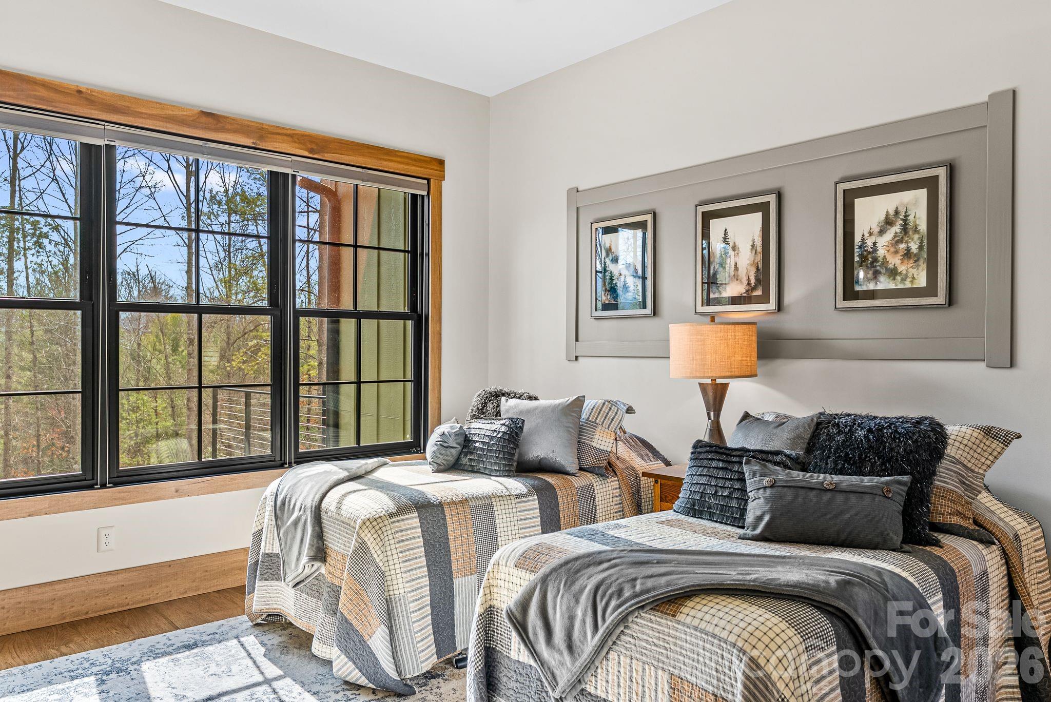 157 Riverbend Forest Drive — Asheville