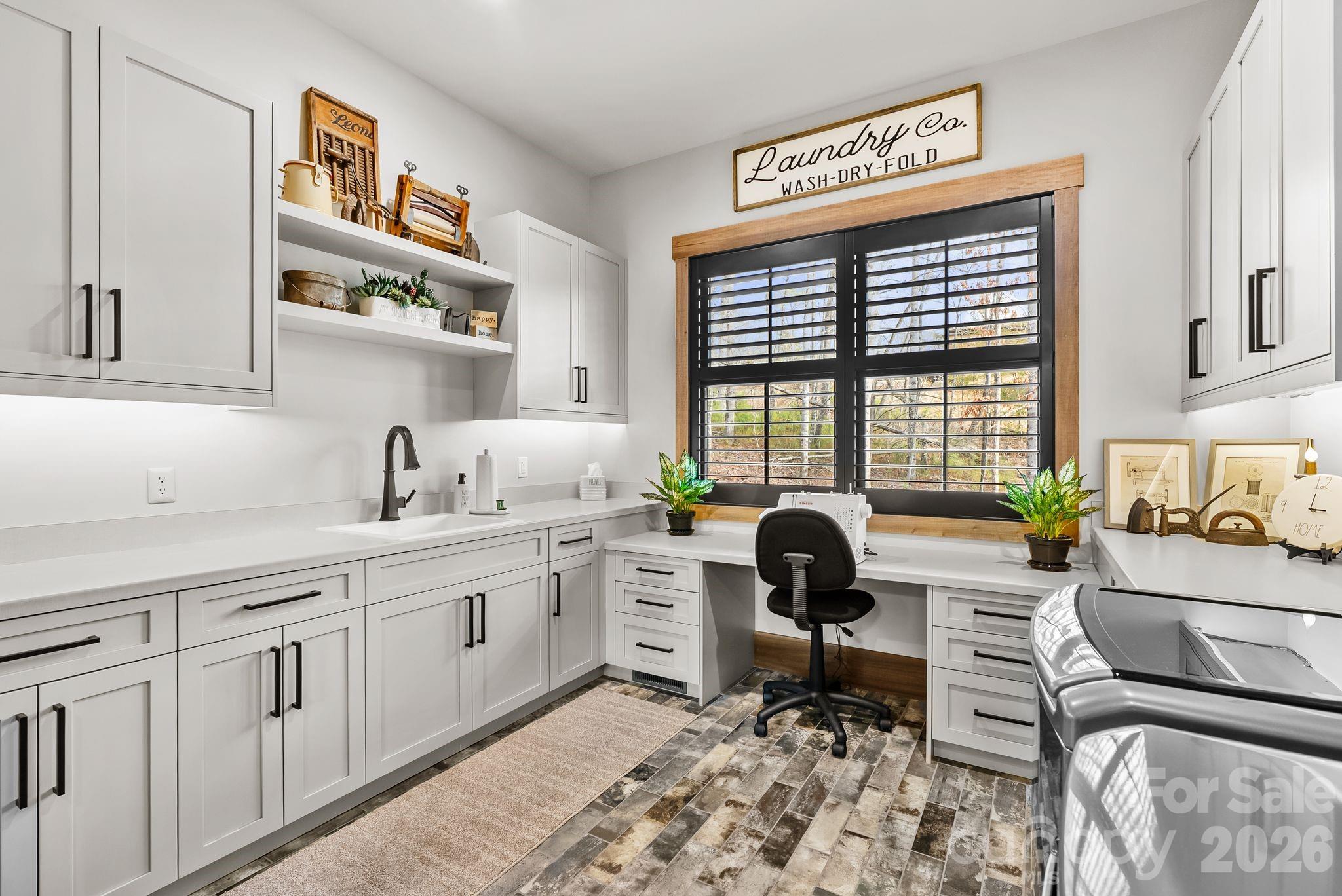 157 Riverbend Forest Drive — Asheville