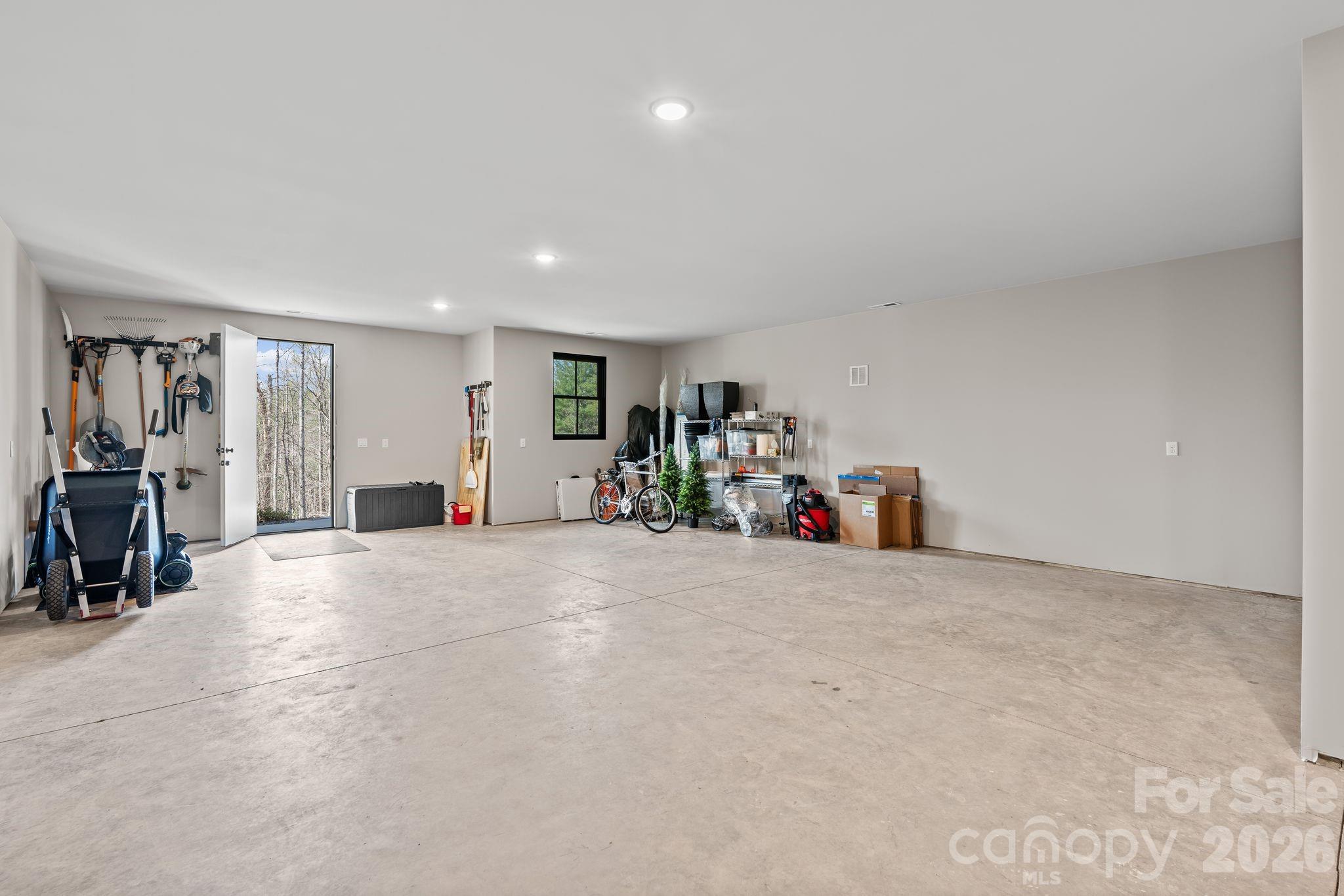 157 Riverbend Forest Drive — Asheville
