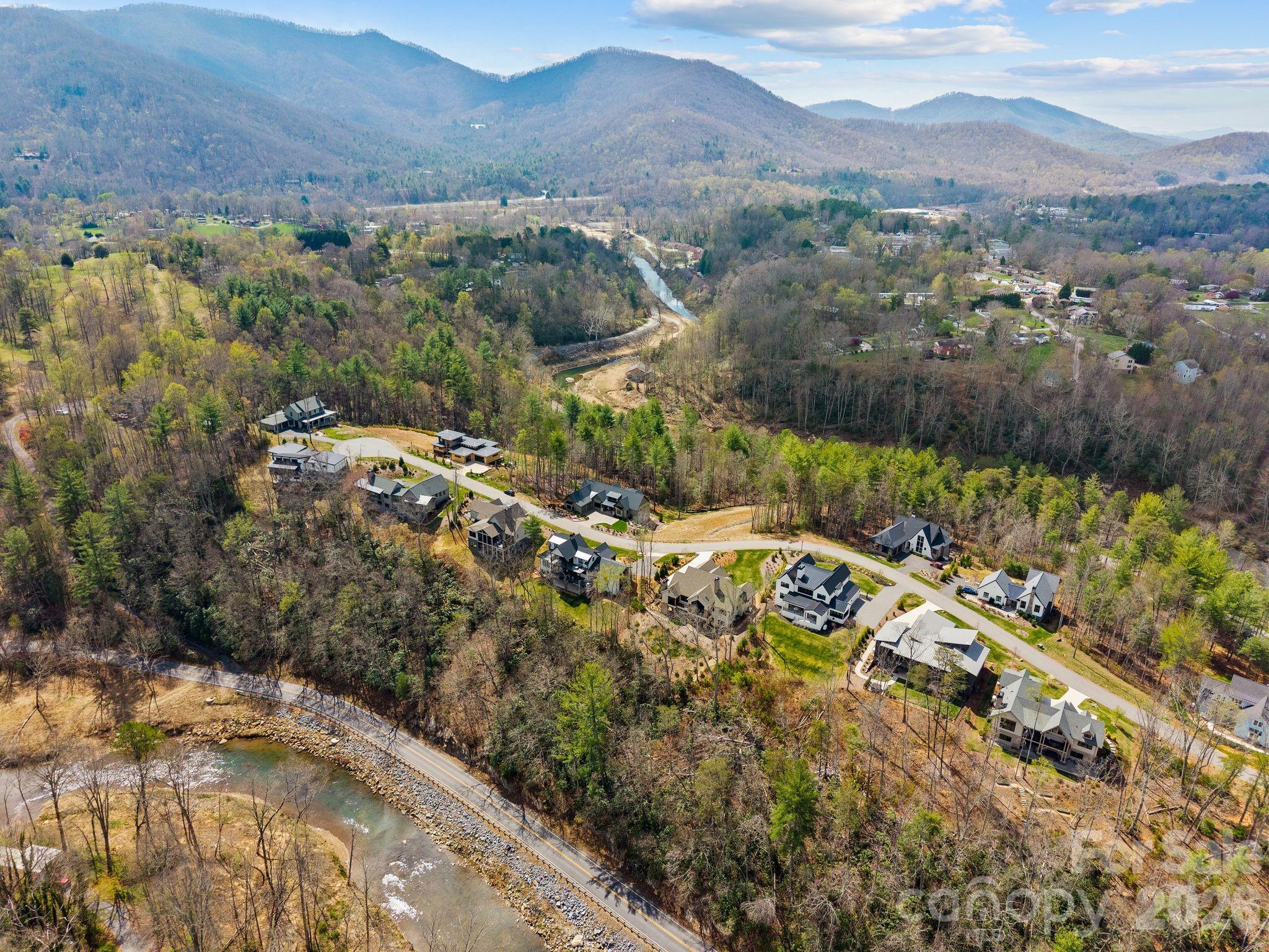 157 Riverbend Forest Drive — Asheville