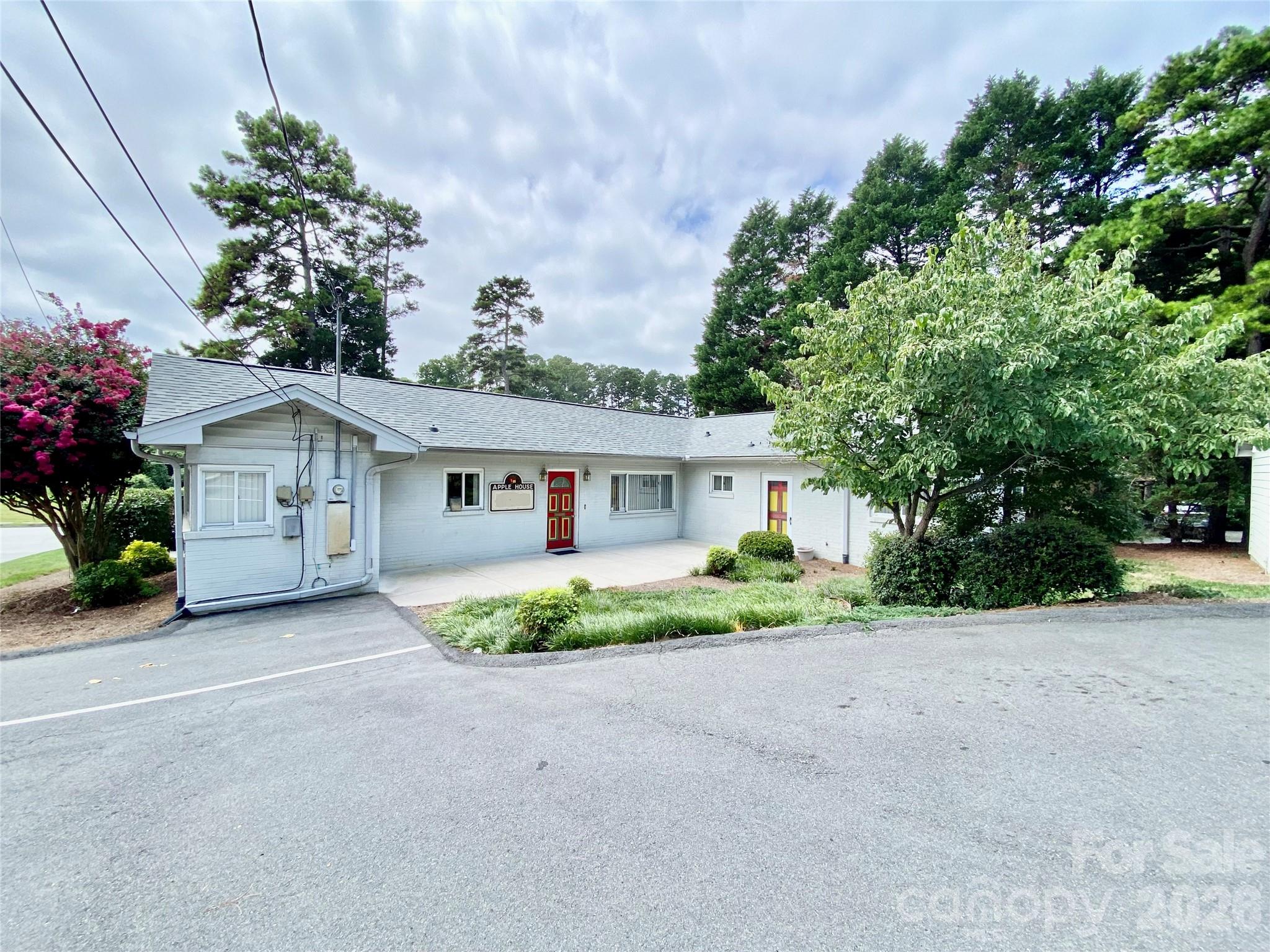 400 Statesville Boulevard — Salisbury