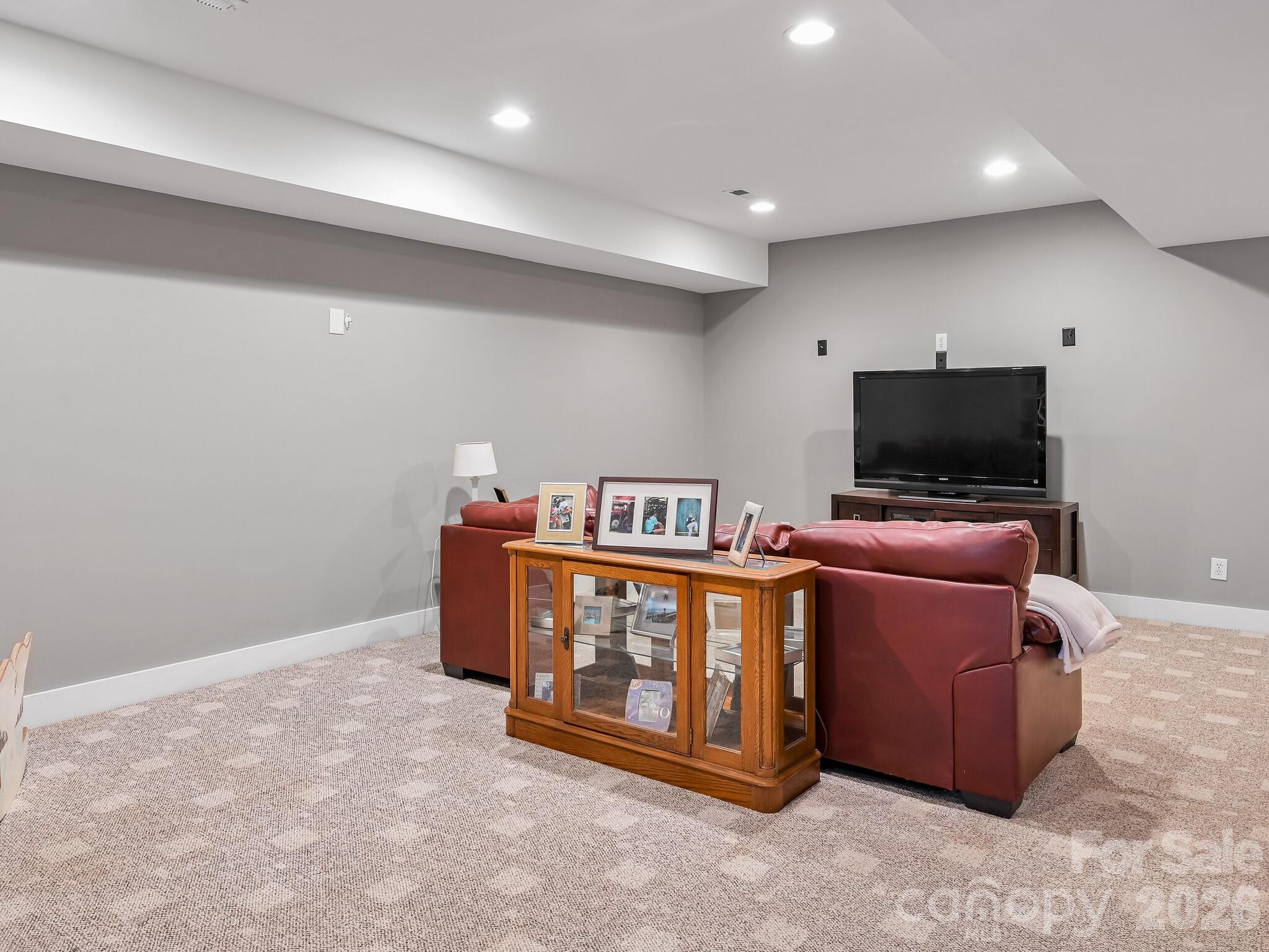 1645 Ivy Hill Road — Marshall