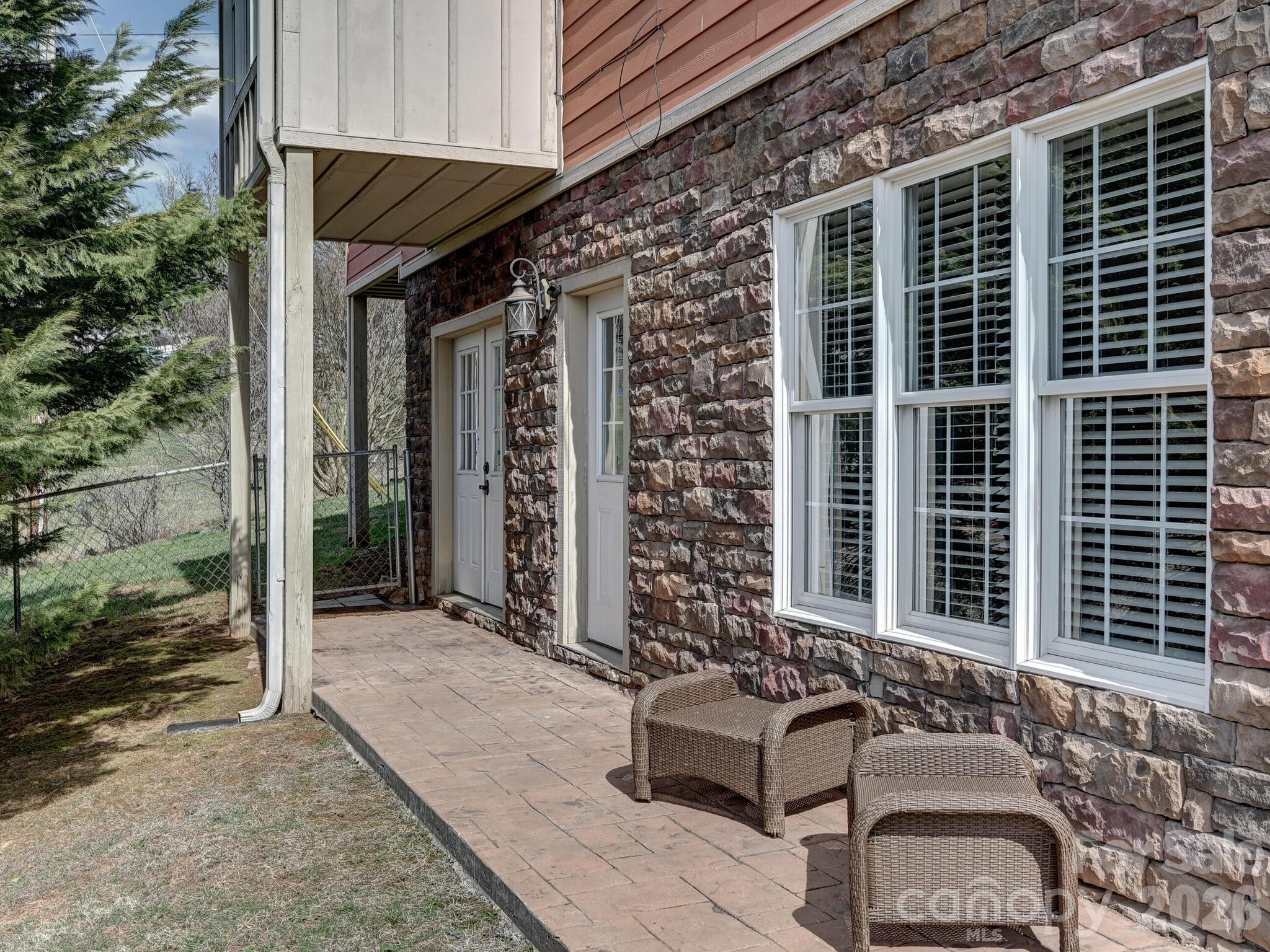 1645 Ivy Hill Road — Marshall