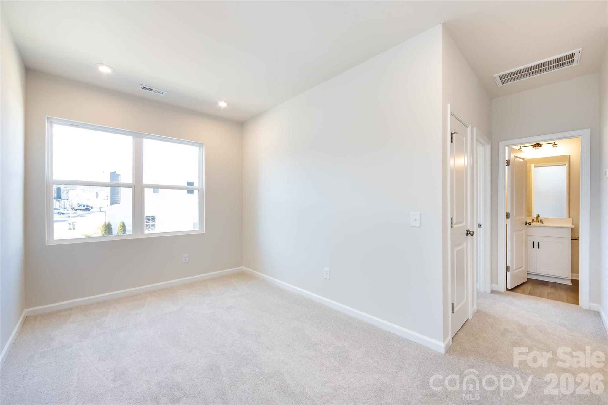 6005 Longar Lane — Charlotte