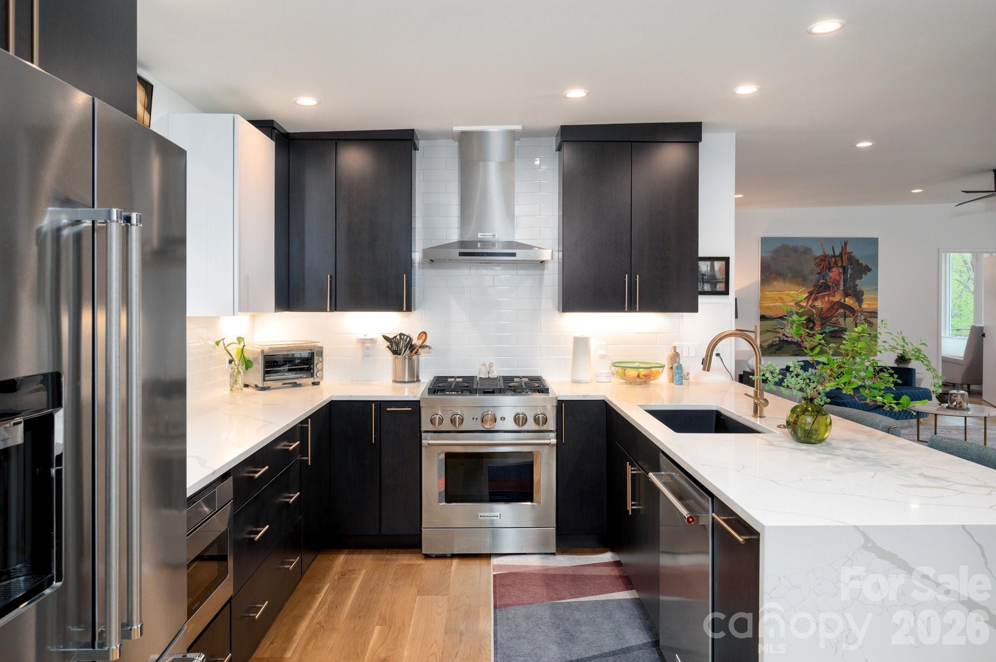8 Midland Drive — Asheville