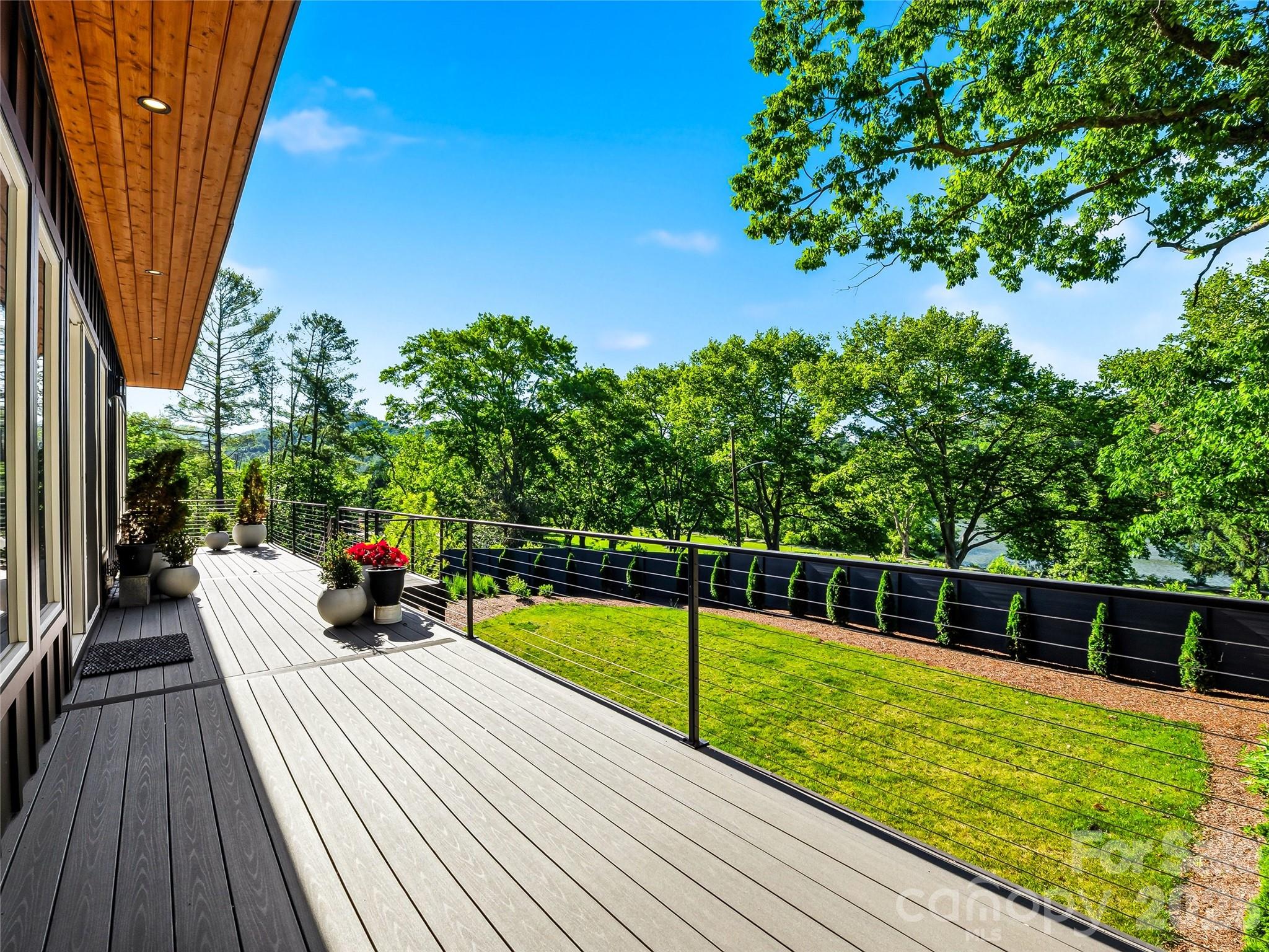 8 Midland Drive — Asheville