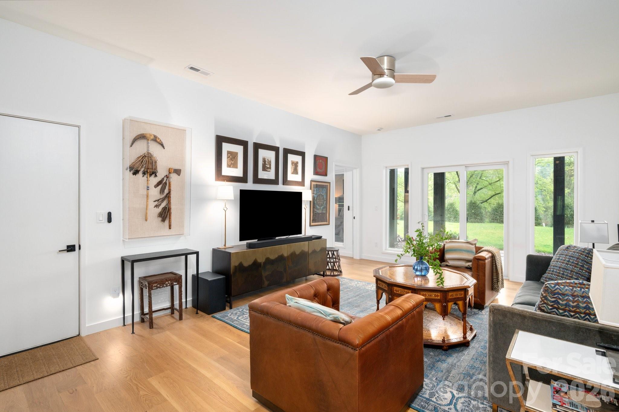 8 Midland Drive — Asheville