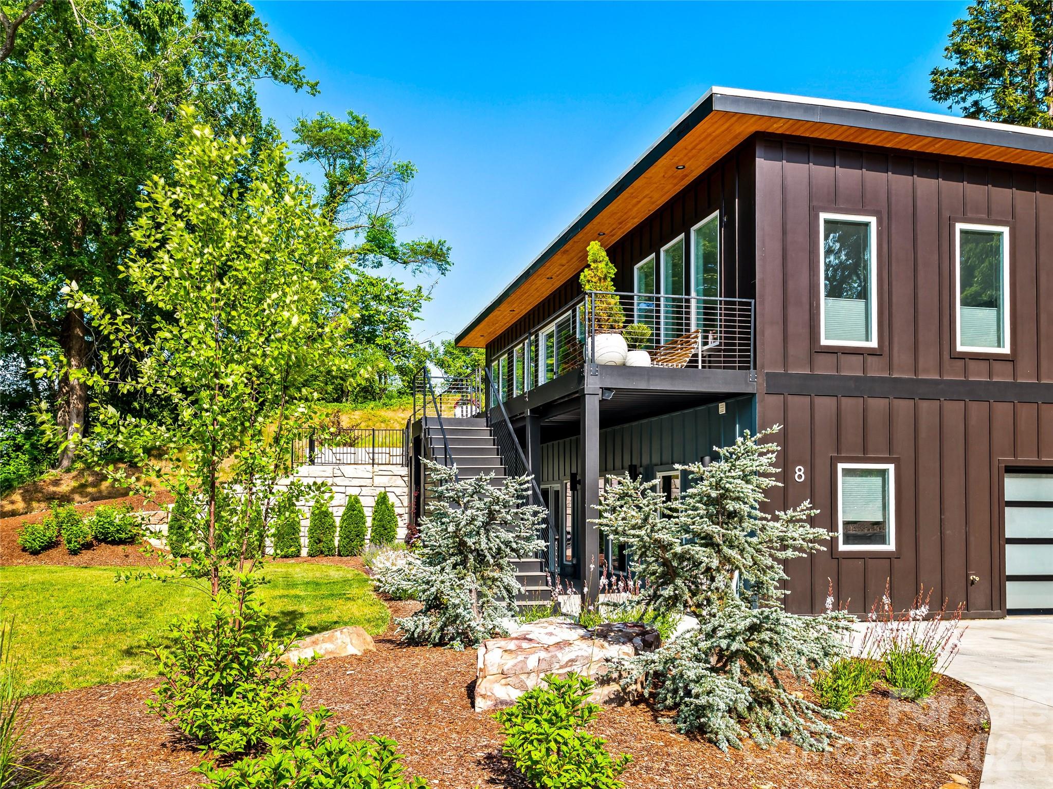 8 Midland Drive — Asheville