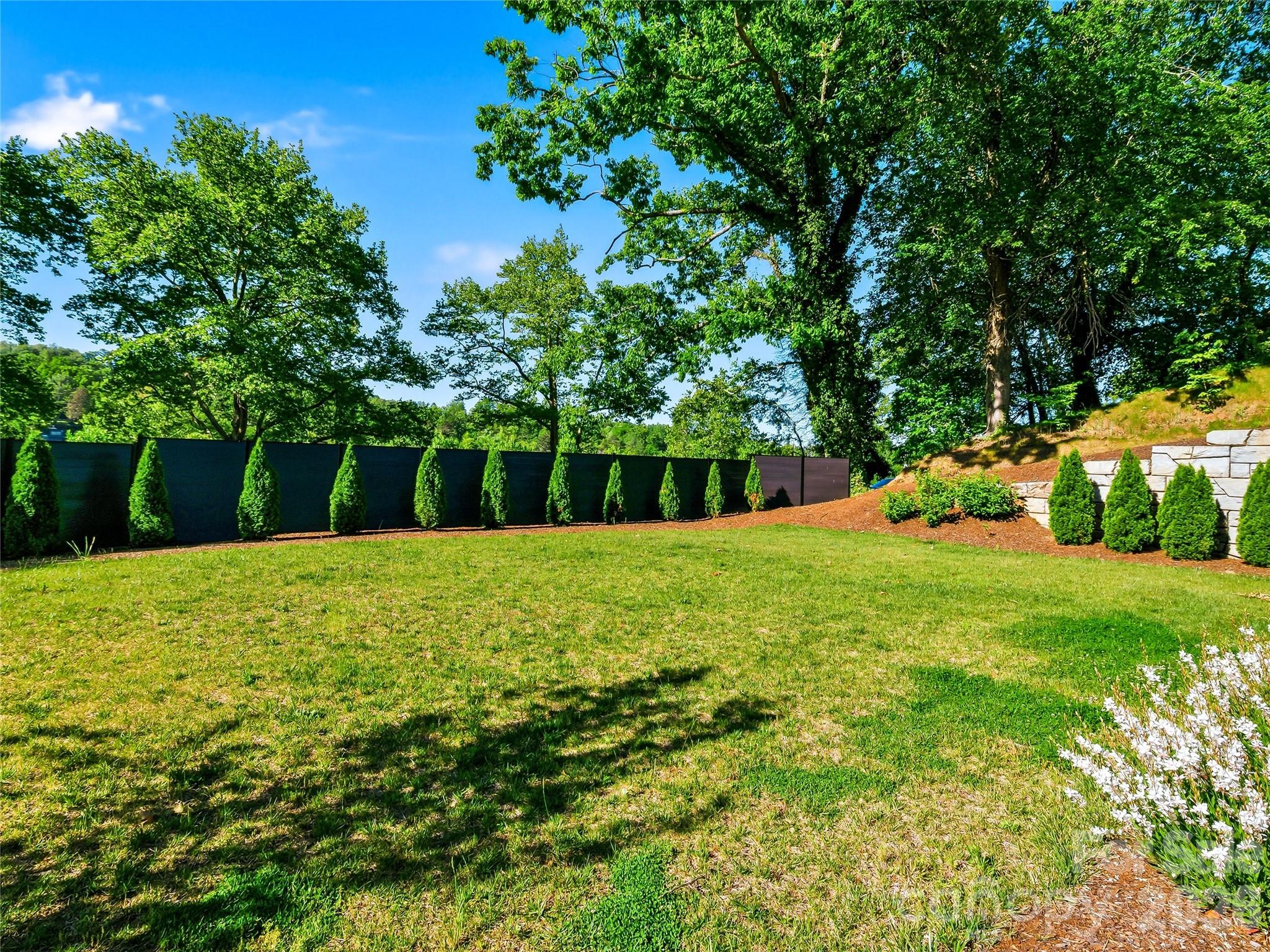 8 Midland Drive — Asheville