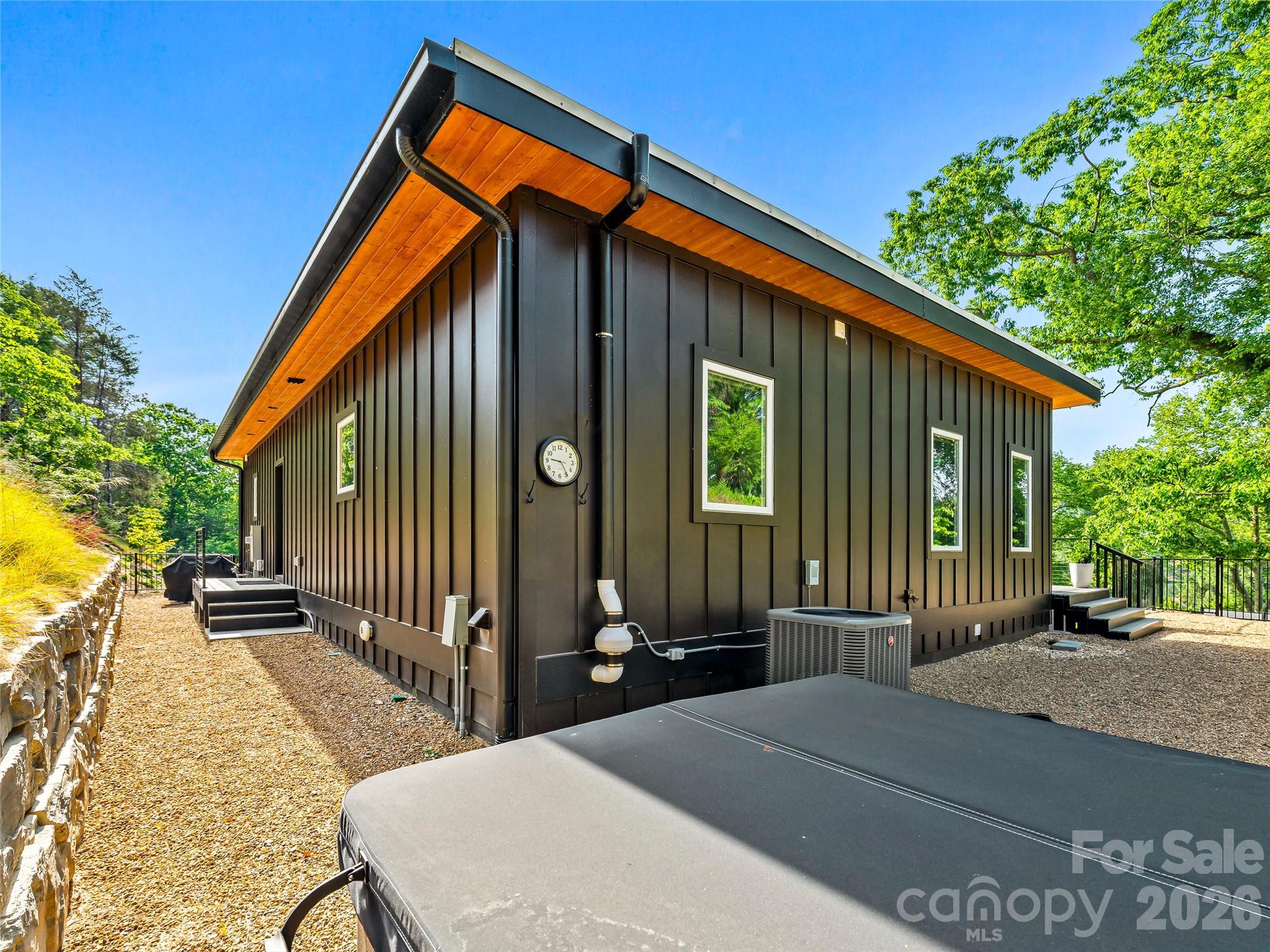 8 Midland Drive — Asheville