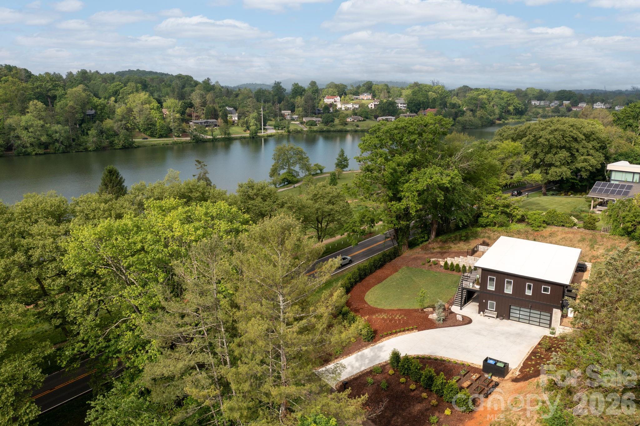 8 Midland Drive — Asheville