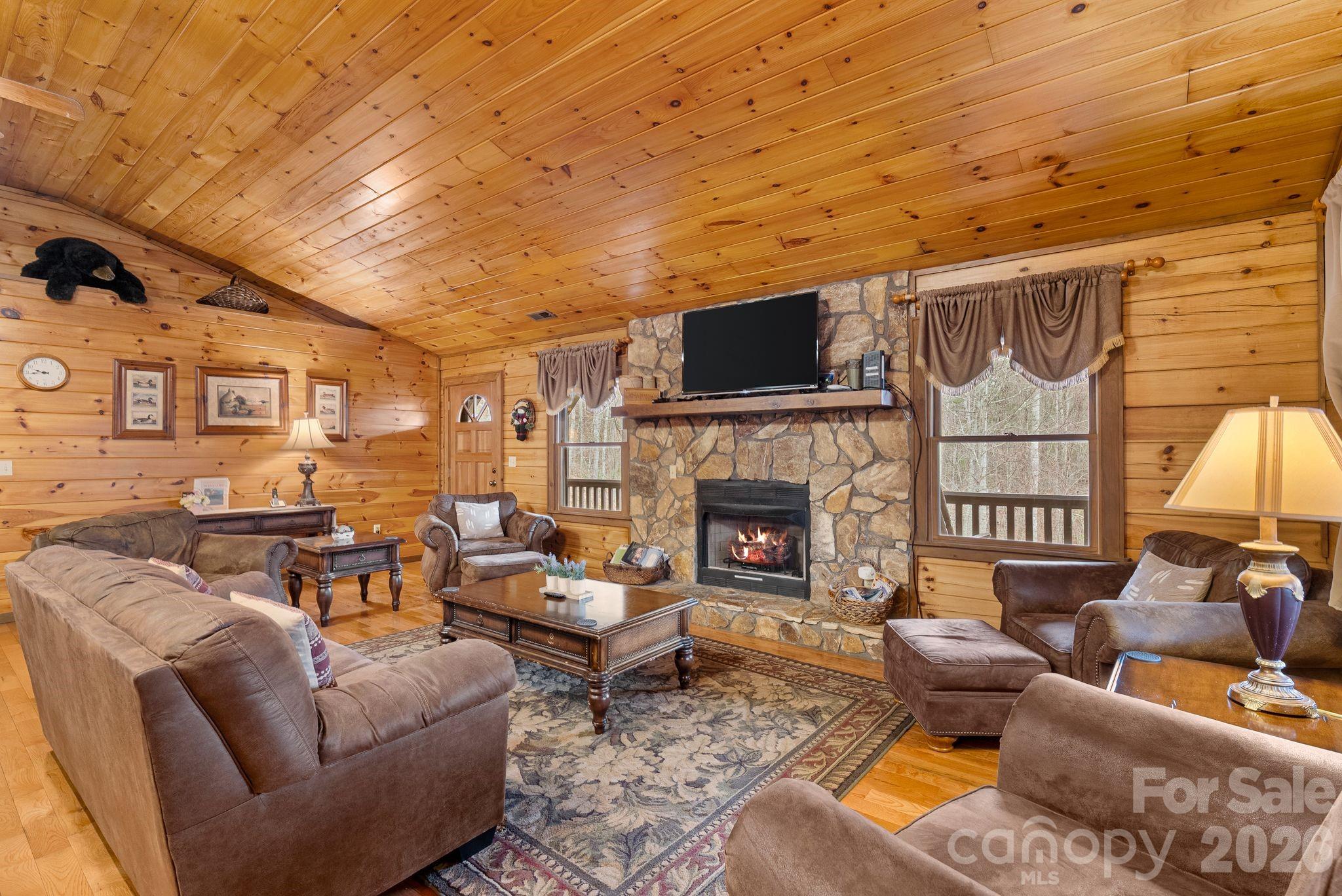 264 Moonbeam Lane — Clyde