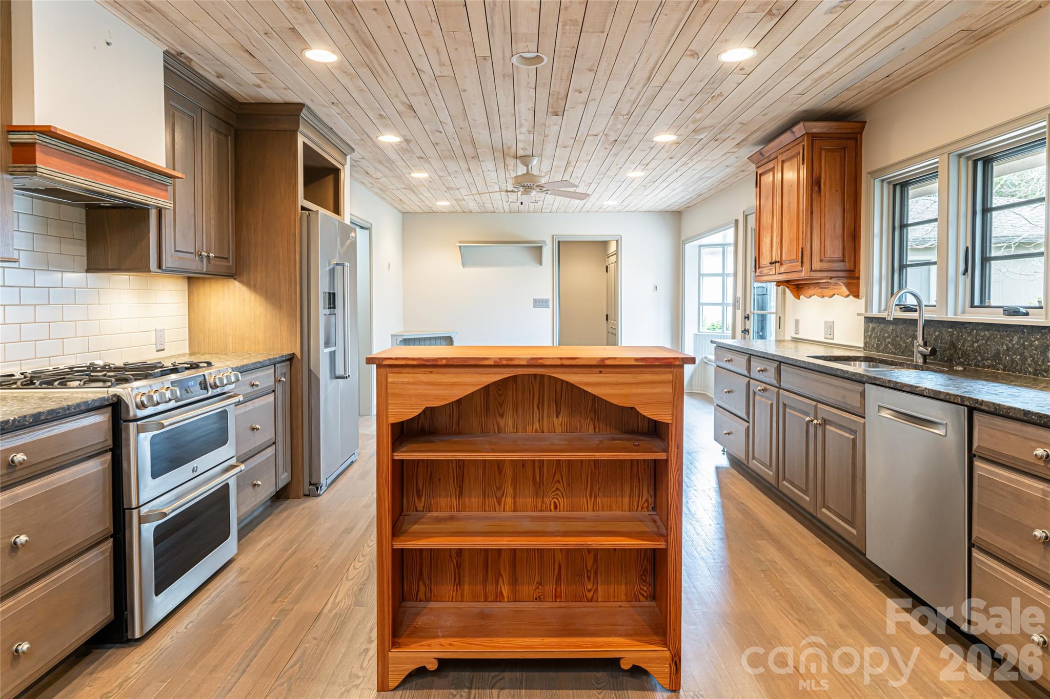 21 Pine Tree Circle — Asheville