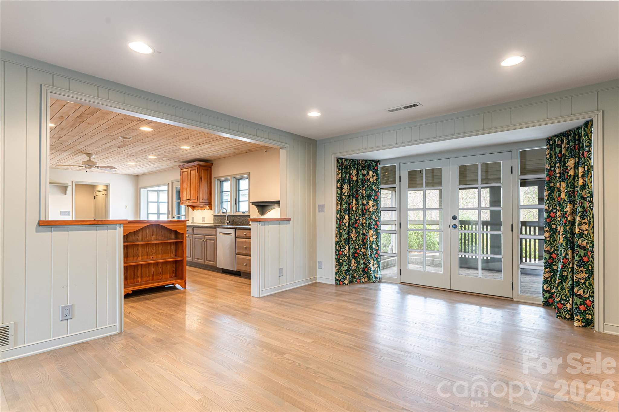 21 Pine Tree Circle — Asheville