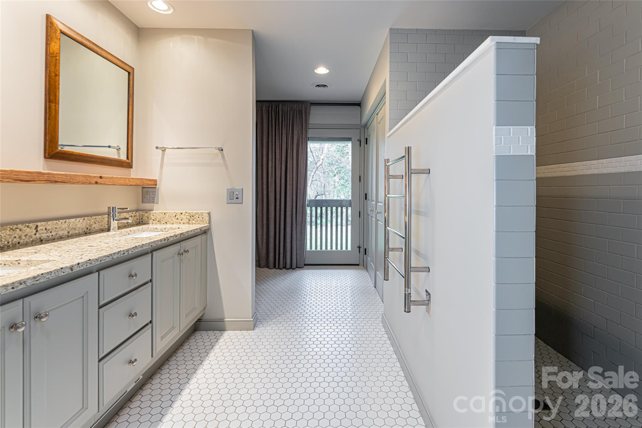 21 Pine Tree Circle — Asheville