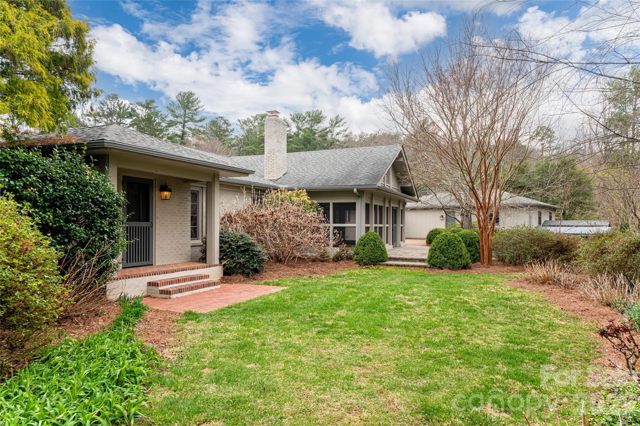 21 Pine Tree Circle — Asheville