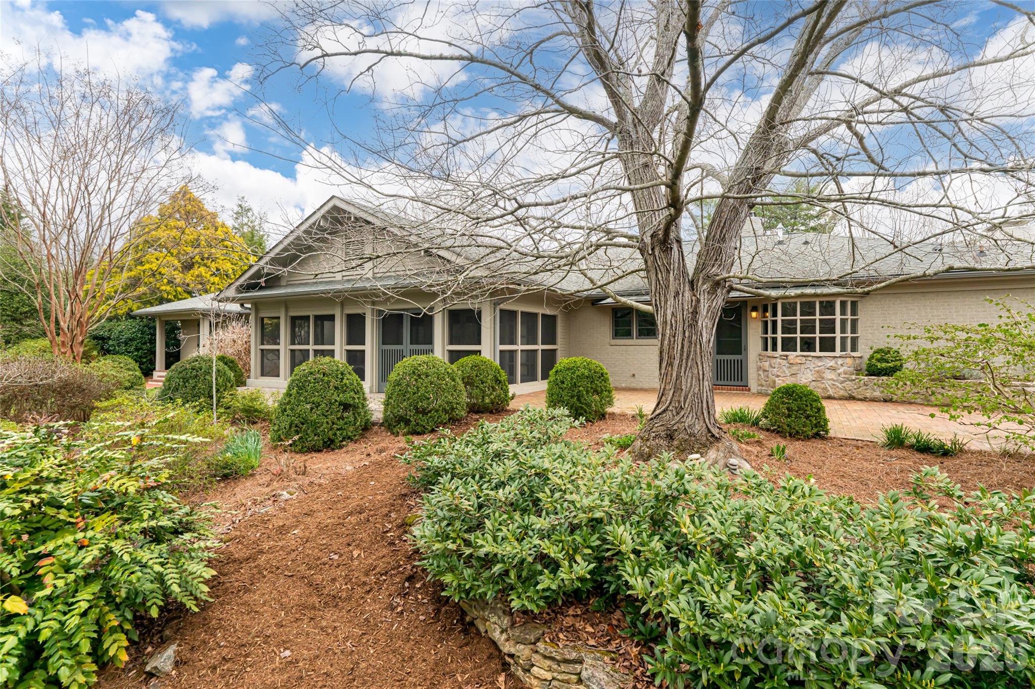 21 Pine Tree Circle — Asheville