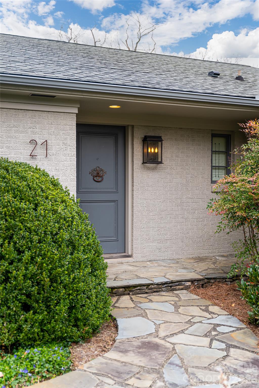 21 Pine Tree Circle — Asheville