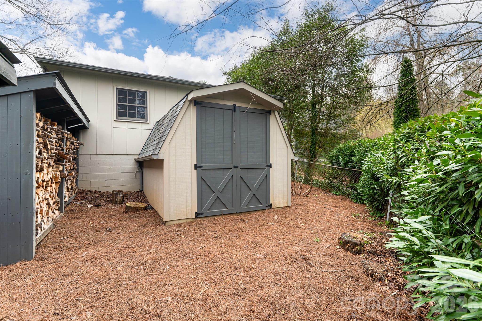 21 Pine Tree Circle — Asheville