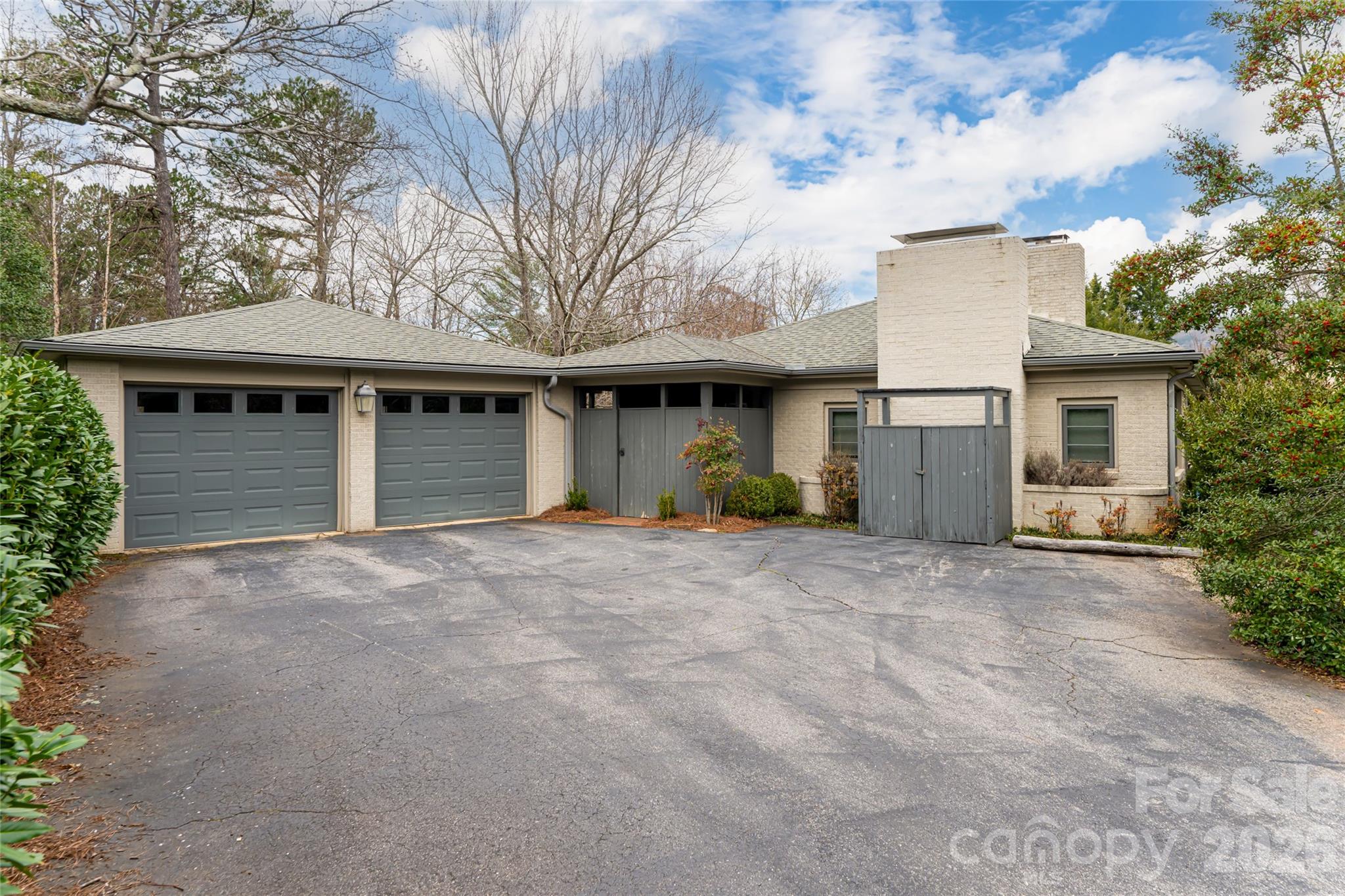 21 Pine Tree Circle — Asheville