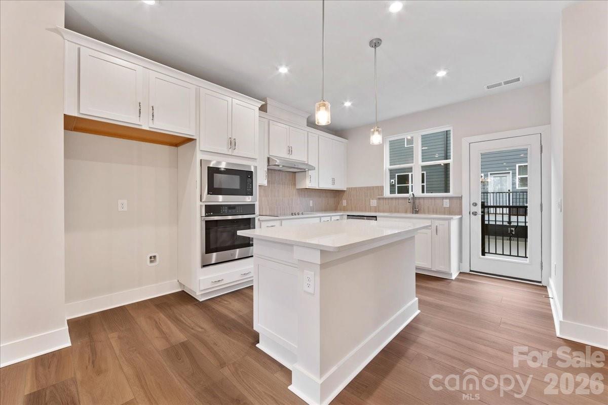 6016 Pivot Court — Charlotte