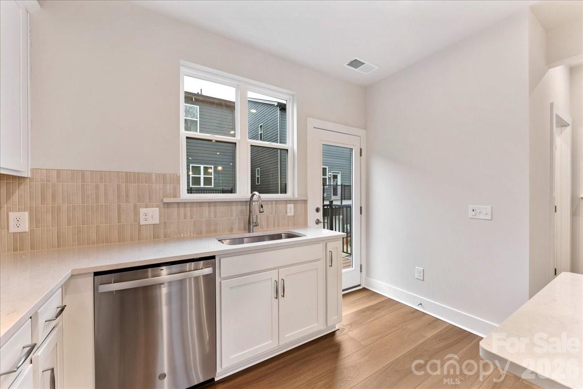 6016 Pivot Court — Charlotte